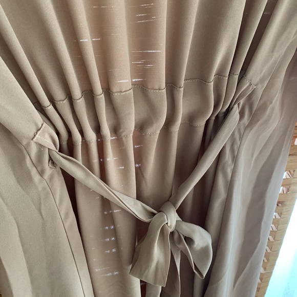Suzy Shier - nude coverup - perfect for over a LBD or the office! Size S - Picture 6 of 7
